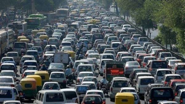 وجدَ حلّاً لزحمة السير.. أسرع طريقة للوصول الى العمل!