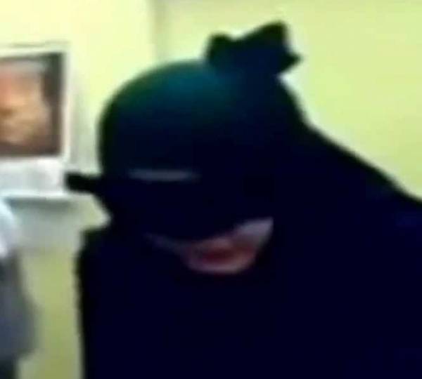 فتاة تقتل شابا لمشاهدته مع أخرى في الجبيهة