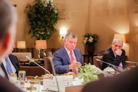 جلالته في لقاء ثقيل مع النواب