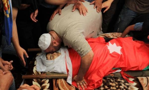 فلسطين النيابية  تلتقي ذوي الشهيد الجواودة