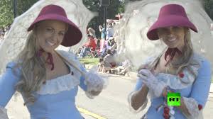 مهرجان التوائم في توينسبورغ الأمريكية