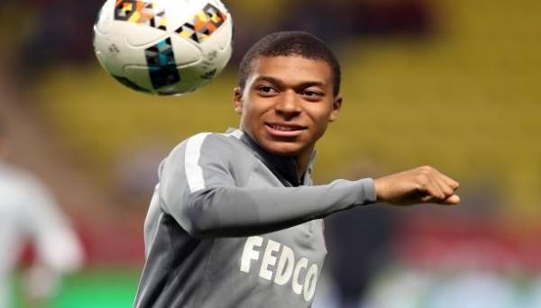 خمسة لاعبين مرشحون للانضمام إلى قائمة الأغلى في التاريخ