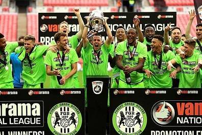 نادٍ إنجليزي مغمور يجذب أنظار العالم.. والسبب؟