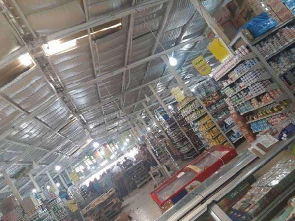 إخلاء مول في عمان بحكم قضائي  صور