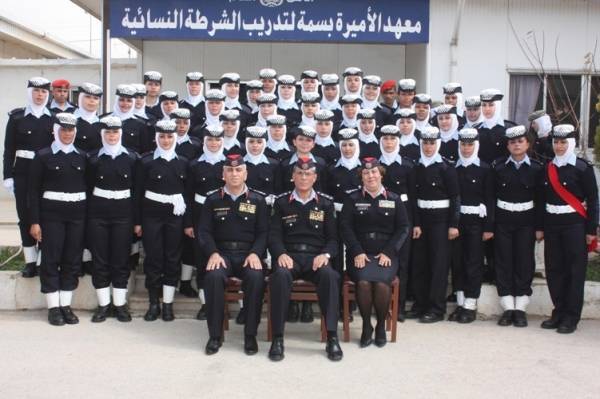 ايقاف تجنيد الفتيات بالصبغة المدنية في الأمن العام