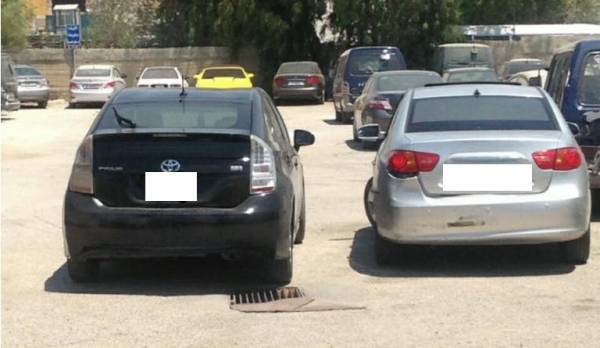 بالفيديو.. حجز مركبتين لسائقين متهورين في عمان