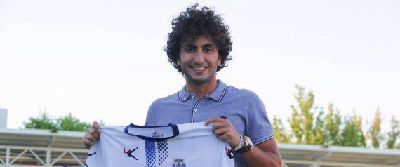 لاعب مصري محترف مهدد بالرحيل بعد تحرشه بزوجات زملائه