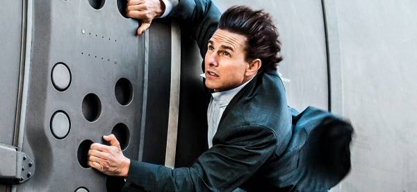 بالفيديو.. توم كروز يتعرض لإصابة خطيرة في موقع التصوير