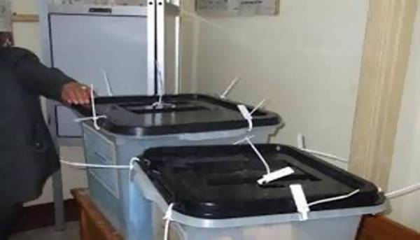 فتح صناديق الاقتراع و100 ألف  ادلوا بأصواتهم حتى الساعة التاسعة