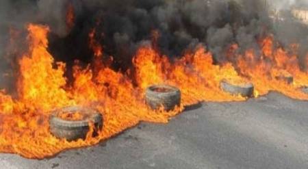 مجهولون يغلقون مثلث بلدة جديتا في إربد .. والأمن يتدخل