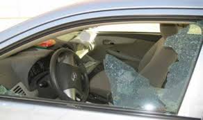 تحطيم مركبة النائب الوحش عقب الإدلاء بصوته والدرك يتدخل