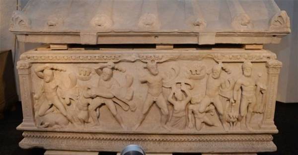 تركيا تسترجع تابوت هرقل من سويسرا