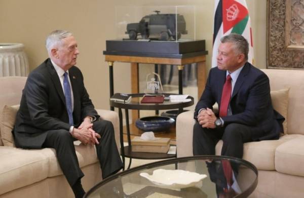 الملك يستقبل وزير الدفاع الأميركي