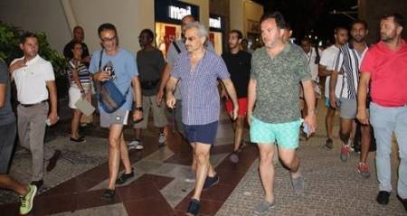 تعرف كم ترك الوليد بن طلال بقشيش لعامل في مطعم نصرت بتركيا