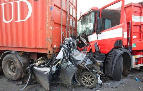 رفض العلاج حتى تتعهد زوجته بأن تظل تحبه