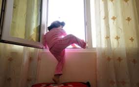 وفاة طفلة تبلغ من العمر 3 سنوات بحادث سقوط بالبلقاء