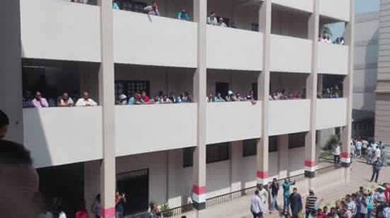 مدرسة خاصة تقلق سكان الريجنسسي ويبحثون عن السعادة