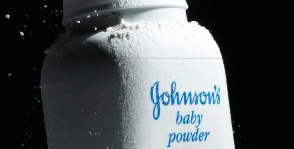 تحصل على “417 مليون دولار” بعد إصابتها بالسرطان نتيجة استخدام بودرة جونسون