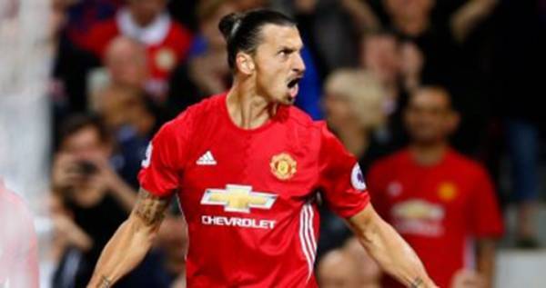 رسميًا.. مانشستر يونايتد يجدد عقد إبراهيموفيتش لمدة عام