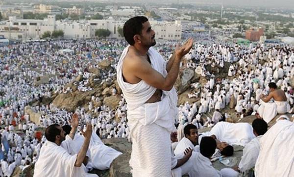 شاهدوا كيف تصف مذيعة CNN الحج بشكل رائع ومؤثر  فيديو