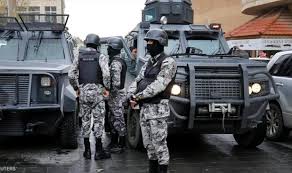 مشاجرة في الكرك استخدمت فيها الحجارة والأسلحة الأتوماتيكية