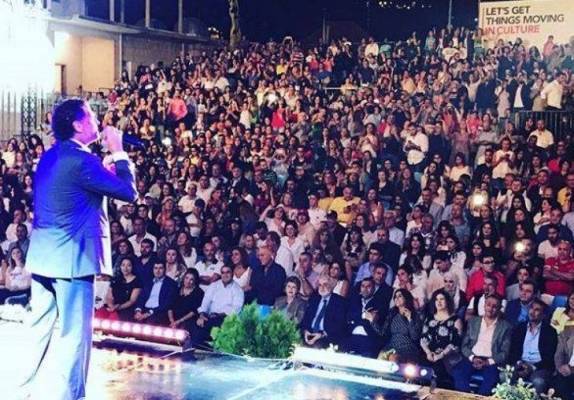 راغب علامة بعد الانزلاق: طبيعية... زحطة وليست وقعة