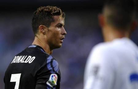 بالفيديو .. رونالدو يُبكي مشجعة مدريدية!