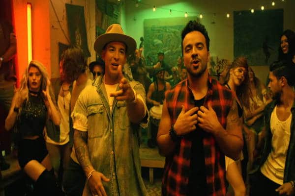 بالفيديو: ياباني يعزف ديسباسيتو بطريقة مذهلة على آلة حاسبة