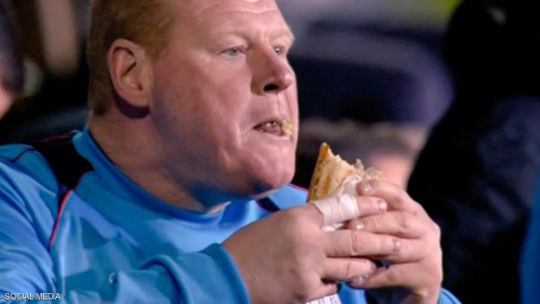 تغريم الحارس البدين بعد واقعة الشطيرة