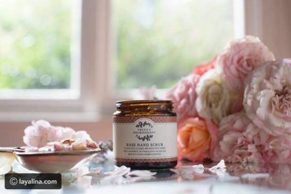 أفضل 10 وصفات لعمل مقشر طبيعي ليديكِ منزلياً