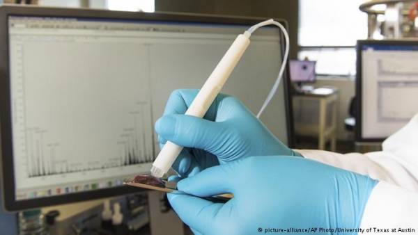 علماء يبتكرون وسيلة لاكتشاف الأنسجة السرطانية في 10 ثواني