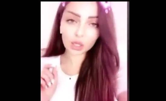 فيديو ... زين كرزون تشتم فتاة حاولت تصوريها بقميص النوم داخل بيتها