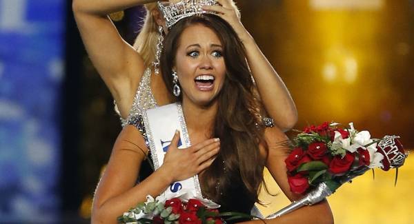 شاهد ملكة جمال أمريكا لعام 2018 .. هل تستحق اللقب برأيك؟
