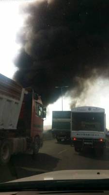 احتراق صهريج محمل بماده نفطيه على جسر الـ(100) في الزرقاء