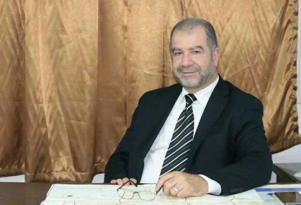 باحثون عن وظائف يتهجمون على  رئيس بلدية الزرقاءأبو السكر