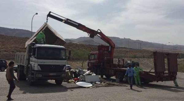 بعد أشهر من إزالتها .. لجنة لتوزيع أكشاك جديدة على طريق البحر الميت