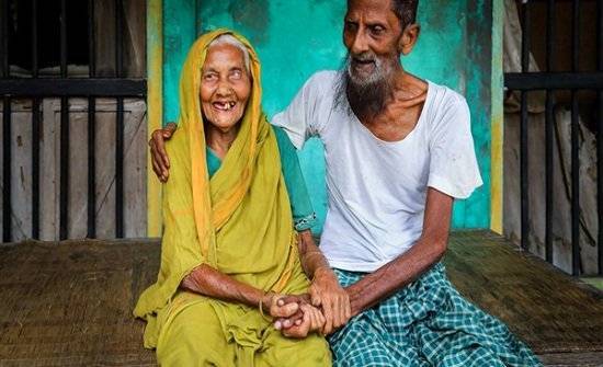 تفاصيل قصة حب لزوجين تخطت 75 عامًا