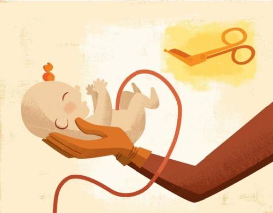 أم ترفض قطع الحبل السري بعد وضعها طفلها!