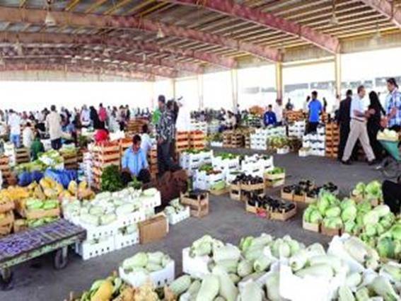 الليمون يلامس سقف 1.4 دينار والبندورة تتخطى عتبة 40 قرشاً