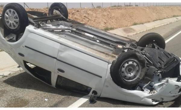 وفاتان وإصابتان بتدهور سيارة في العقبة