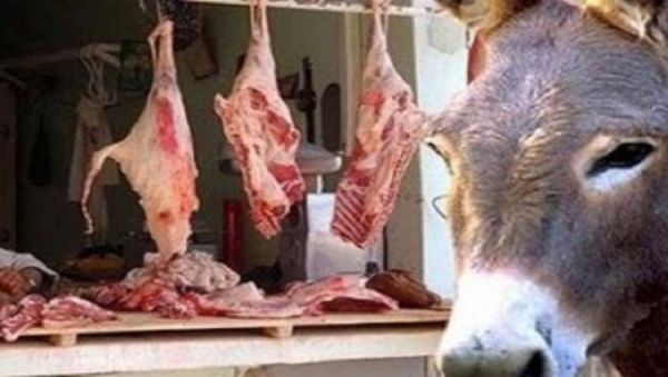إقبال كبير على شراء لحوم الحمير في هذه الدولة العربية
