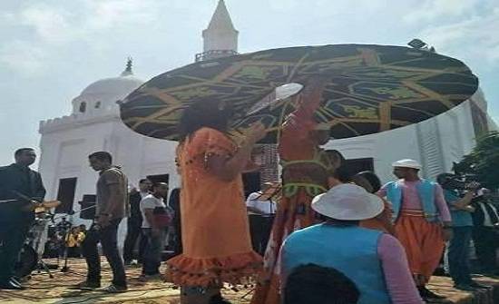 حفل راقص احتفالا بافتتاح مسجد بمصر  صور