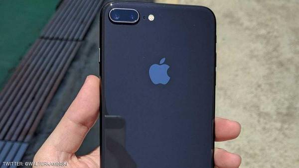 مفاجأة غريبة بشأن زجاج آيفون 8