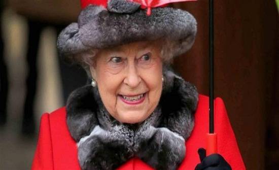 فيديو وصور| ألعاب الطفولة للملكة إليزابيث غريبة و تثير الرعب!