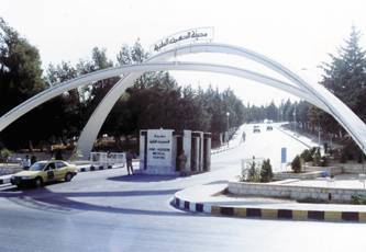 استئصال ورم ضاغط على الحبل الشوكي في مدينة الحسين الطبية