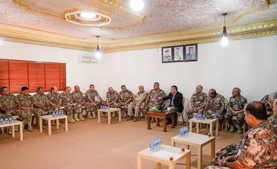 الملك: العالم مقصر معنا .. وعلى الحكومة حماية الطبقة الوسطى ( صور )