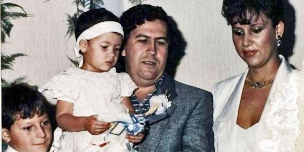 أشعل النار في مليوني دولار لتدفئة ابنته