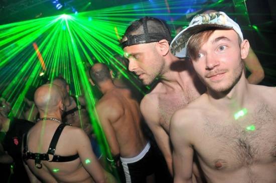 فيديو| شاذّ مصري: عددنا كبير وعلى المجتمع المصري “المتخلف” أن يتقبّلنا!