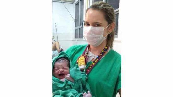 صورة هذا الرضيع اجتاحت الانترنت... ما الغريب فيها؟