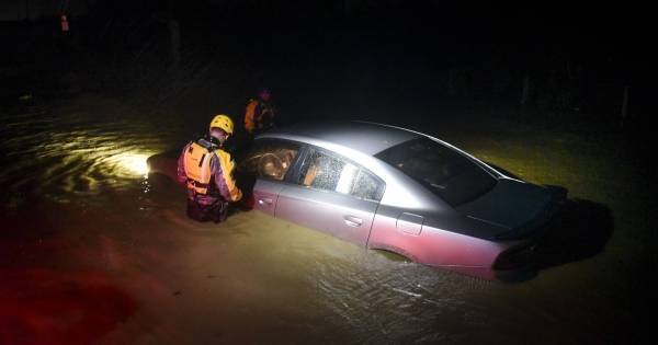 هل تصل السيارات الغارقة بسبب الاعاصير الامريكية الى الاسواق الاردنية؟